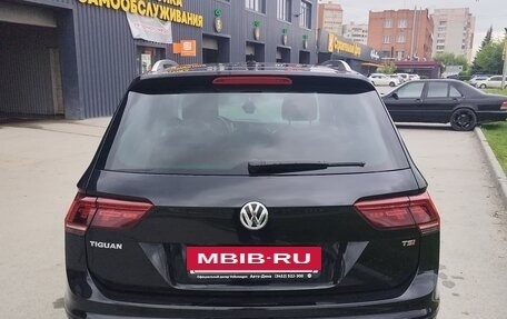 Volkswagen Tiguan II, 2017 год, 2 700 000 рублей, 8 фотография