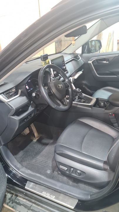 Toyota RAV4 XA50, 2021 год, 3 600 000 рублей, 4 фотография