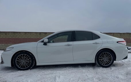 Toyota Camry, 2021 год, 4 000 000 рублей, 3 фотография