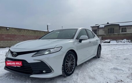 Toyota Camry, 2021 год, 4 000 000 рублей, 2 фотография