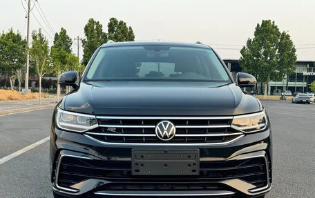Volkswagen Tiguan II, 2022 год, 2 790 090 рублей, 2 фотография