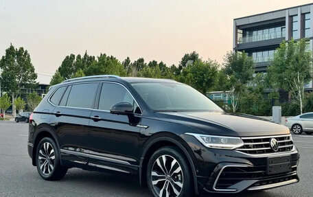 Volkswagen Tiguan II, 2022 год, 2 790 090 рублей, 3 фотография