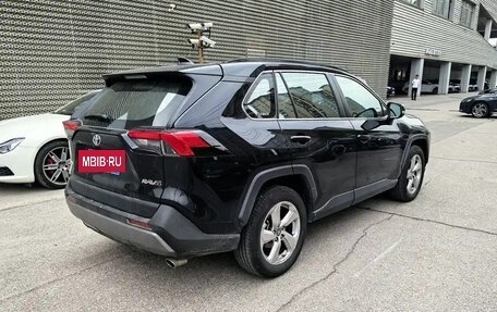 Toyota RAV4, 2021 год, 1 950 000 рублей, 4 фотография