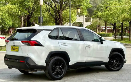 Toyota RAV4, 2020 год, 1 950 000 рублей, 6 фотография