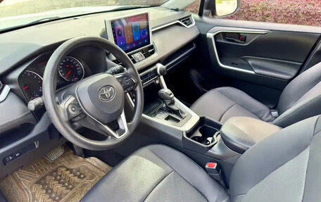 Toyota RAV4, 2020 год, 1 950 000 рублей, 10 фотография
