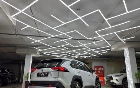 Toyota RAV4, 2024 год, 3 700 000 рублей, 2 фотография