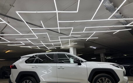 Toyota RAV4, 2024 год, 3 700 000 рублей, 8 фотография