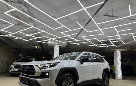 Toyota RAV4, 2024 год, 3 700 000 рублей, 13 фотография