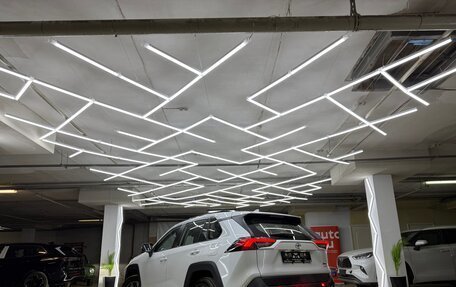 Toyota RAV4, 2024 год, 3 700 000 рублей, 4 фотография