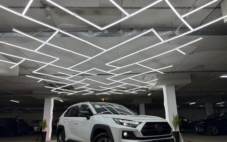 Toyota RAV4, 2024 год, 3 700 000 рублей, 3 фотография