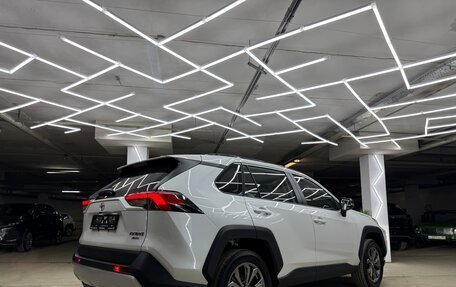 Toyota RAV4, 2024 год, 3 700 000 рублей, 9 фотография
