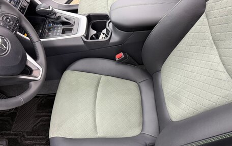Toyota RAV4, 2024 год, 3 700 000 рублей, 22 фотография