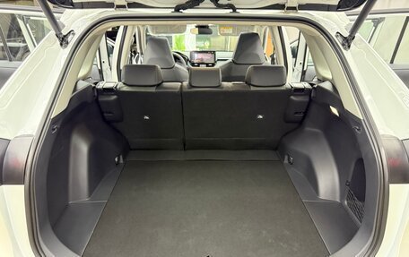 Toyota RAV4, 2024 год, 3 700 000 рублей, 27 фотография