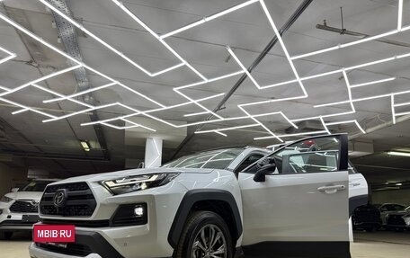 Toyota RAV4, 2024 год, 3 700 000 рублей, 15 фотография