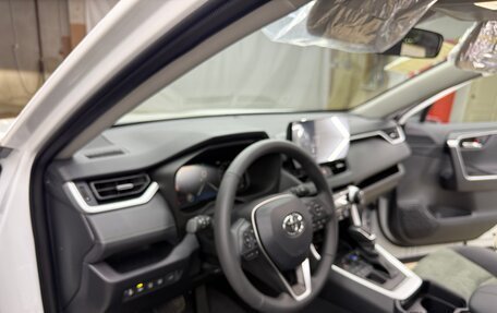 Toyota RAV4, 2024 год, 3 700 000 рублей, 21 фотография