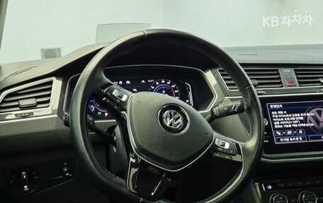 Volkswagen Tiguan II, 2021 год, 2 315 000 рублей, 9 фотография
