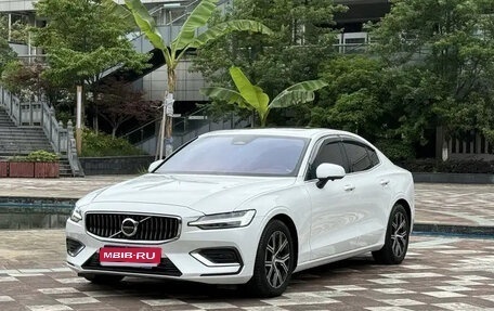 Volvo S60 III, 2023 год, 2 600 000 рублей, 1 фотография