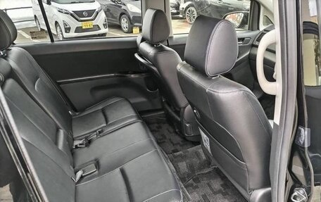 Toyota ISis I, 2016 год, 967 000 рублей, 15 фотография