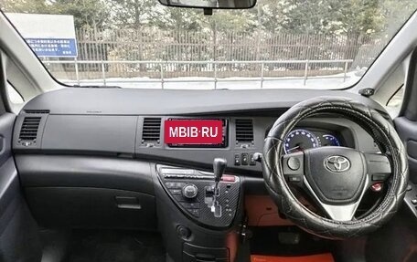 Toyota ISis I, 2016 год, 967 000 рублей, 11 фотография
