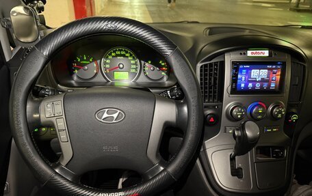 Hyundai H-1 II рестайлинг, 2014 год, 1 755 000 рублей, 2 фотография