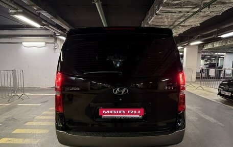 Hyundai H-1 II рестайлинг, 2014 год, 1 755 000 рублей, 11 фотография