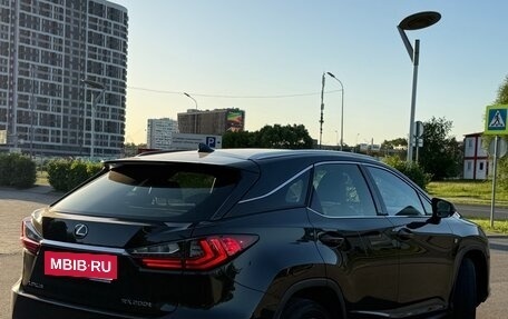 Lexus RX IV рестайлинг, 2017 год, 4 150 000 рублей, 6 фотография