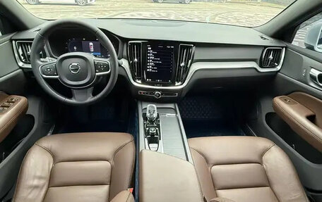 Volvo S60 III, 2023 год, 2 600 000 рублей, 8 фотография