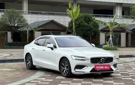 Volvo S60 III, 2023 год, 2 600 000 рублей, 3 фотография