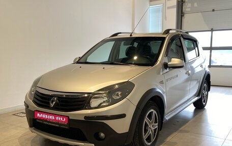 Renault Sandero I, 2013 год, 825 000 рублей, 1 фотография