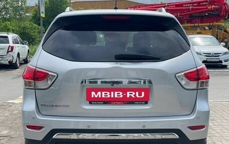 Nissan Pathfinder, 2015 год, 1 890 000 рублей, 6 фотография