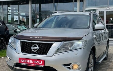 Nissan Pathfinder, 2015 год, 1 890 000 рублей, 2 фотография