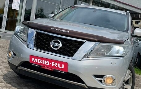 Nissan Pathfinder, 2015 год, 1 890 000 рублей, 8 фотография