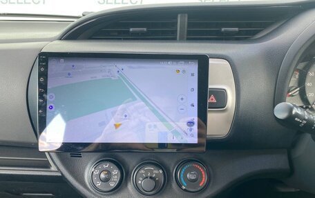 Toyota Vitz, 2016 год, 860 000 рублей, 14 фотография