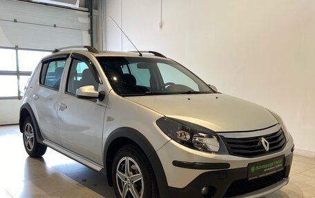 Renault Sandero I, 2013 год, 825 000 рублей, 2 фотография