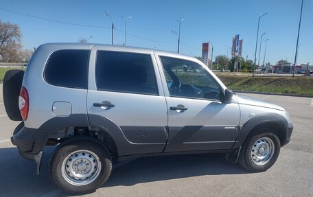 Chevrolet Niva I рестайлинг, 2018 год, 730 000 рублей, 6 фотография