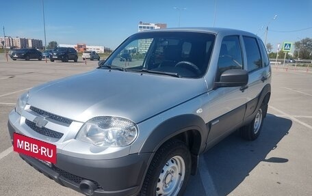 Chevrolet Niva I рестайлинг, 2018 год, 730 000 рублей, 2 фотография