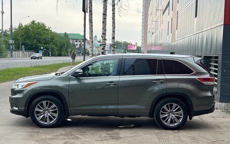 Toyota Highlander III, 2014 год, 2 749 000 рублей, 2 фотография