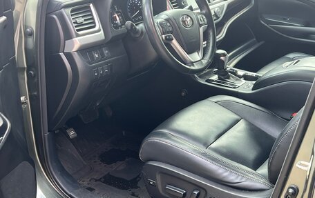 Toyota Highlander III, 2014 год, 2 749 000 рублей, 13 фотография