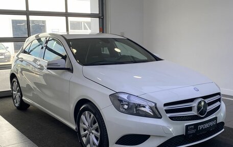 Mercedes-Benz A-Класс, 2015 год, 1 439 000 рублей, 3 фотография