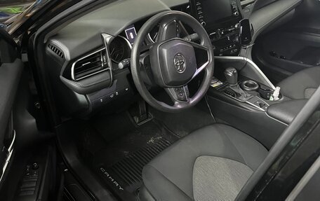 Toyota Camry, 2021 год, 3 300 000 рублей, 6 фотография