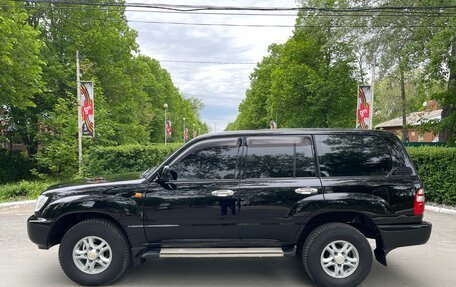 Toyota Land Cruiser 100 рестайлинг 2, 2003 год, 2 950 000 рублей, 6 фотография