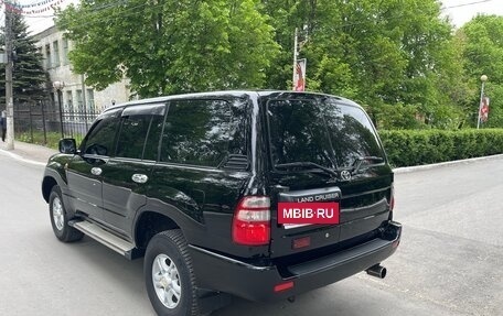 Toyota Land Cruiser 100 рестайлинг 2, 2003 год, 2 950 000 рублей, 5 фотография