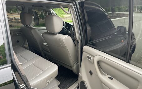 Toyota Land Cruiser 100 рестайлинг 2, 2003 год, 2 950 000 рублей, 12 фотография