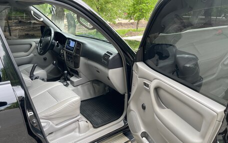 Toyota Land Cruiser 100 рестайлинг 2, 2003 год, 2 950 000 рублей, 14 фотография