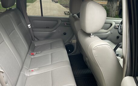 Toyota Land Cruiser 100 рестайлинг 2, 2003 год, 2 950 000 рублей, 13 фотография