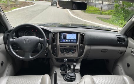 Toyota Land Cruiser 100 рестайлинг 2, 2003 год, 2 950 000 рублей, 20 фотография