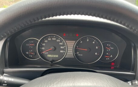 Toyota Land Cruiser 100 рестайлинг 2, 2003 год, 2 950 000 рублей, 28 фотография