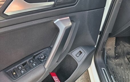 Volkswagen Tiguan II, 2019 год, 2 545 000 рублей, 3 фотография