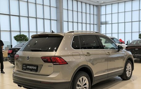 Volkswagen Tiguan II, 2018 год, 2 350 000 рублей, 9 фотография