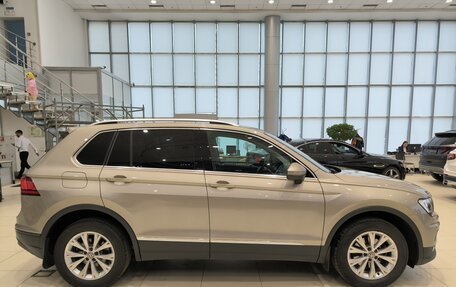 Volkswagen Tiguan II, 2018 год, 2 350 000 рублей, 8 фотография